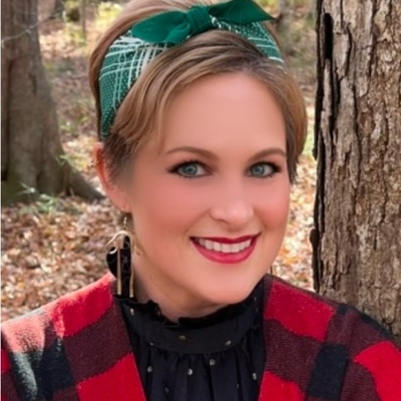 Meet your Posher, Crystal - Picture 1 of 2